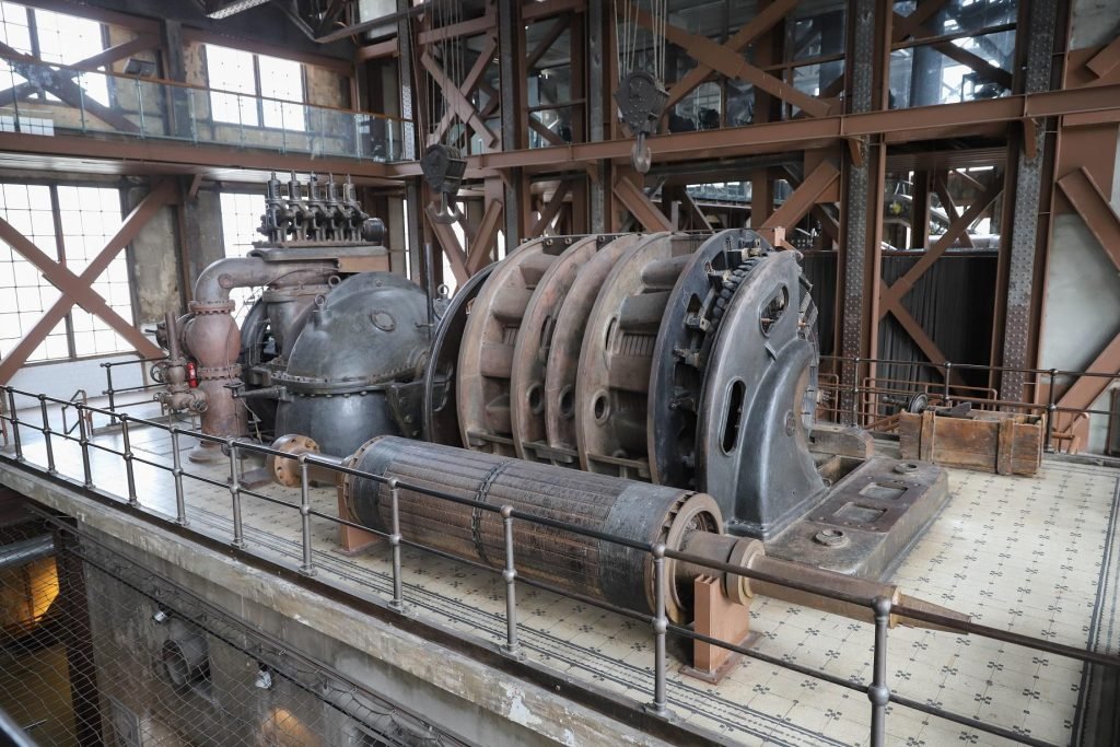 Old Engine of an old Power Plant